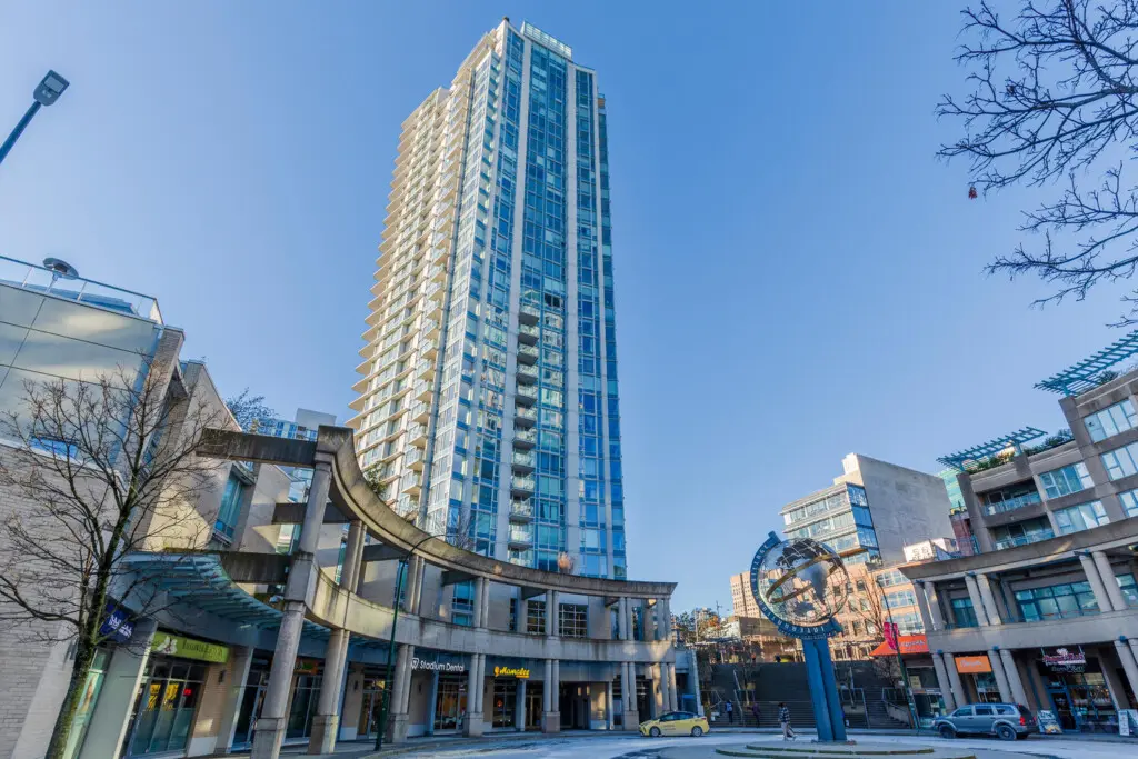 Urban Sophistication — experience modern skyrise living in downtown Vancouver, surrounded by world-class dining, culture, and waterfront charm.