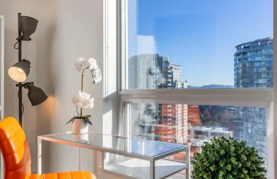Stay inspired in this bright office nook, where city views and natural light create the perfect backdrop for productivity. A stylish and calming space for remote work or creative moments during your Vancouver stay.