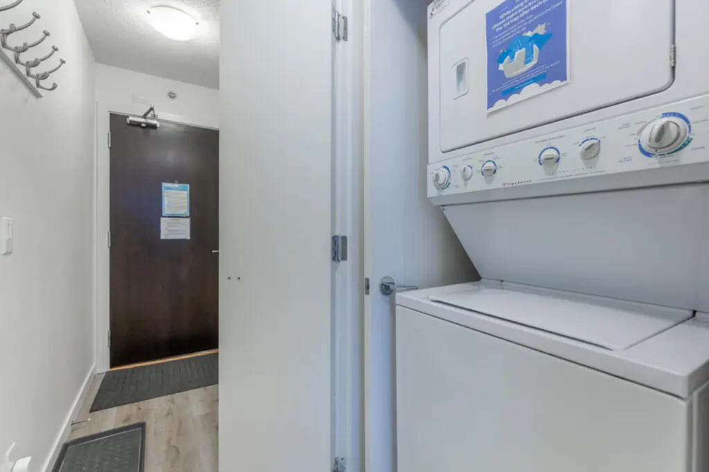 Effortless convenience for every stay — the in-suite washer and dryer make it easy to refresh your wardrobe and feel right at home. Ideal for both short visits and extended Vancouver getaways.