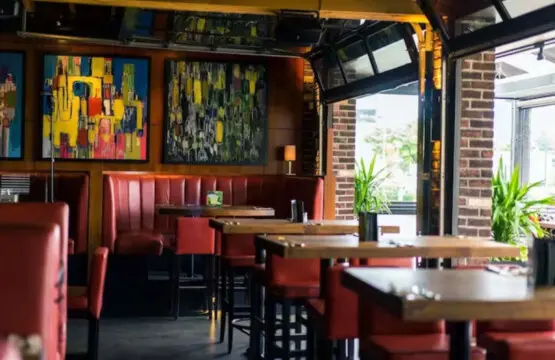 Cactus Club Café is just a 5-minute drive away — perfect for enjoying West Coast-inspired dishes and cocktails in a stylish, relaxed setting.