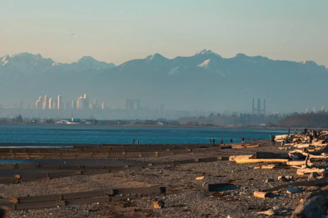 Enjoy stunning views of the coastal mountains from Crescent Beach, where the city skyline meets the natural beauty of Vancouver’s shoreline — a peaceful spot to take in the scenery year-round.