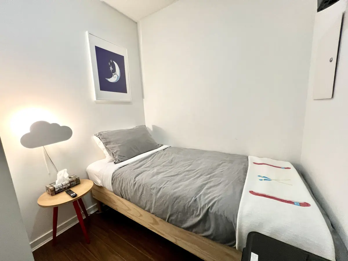 Enjoy the cozy charm of this single bedroom — a peaceful nook designed for comfort and restful nights, perfect for solo travelers or little guests.