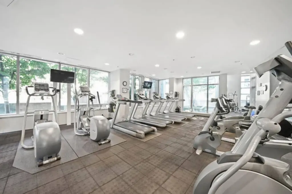Stay active in the bright, fully equipped fitness center featuring modern cardio and strength machines — an ideal space to recharge during your Vancouver stay.