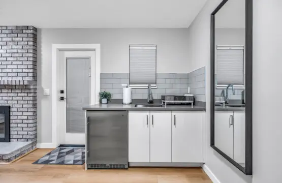 A bright and compact kitchen designed for convenience and comfort — perfect for preparing a quick breakfast, brewing your morning coffee, or sharing simple home-cooked meals during your stay.