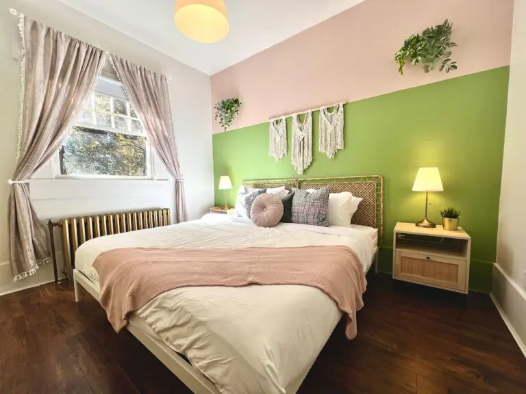 Bedroom Heritage Apartment in Shaughnessy