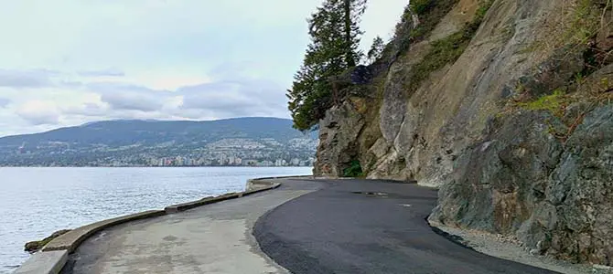 48 Hours in Vancouver -STANLEY PARK SEAWALL