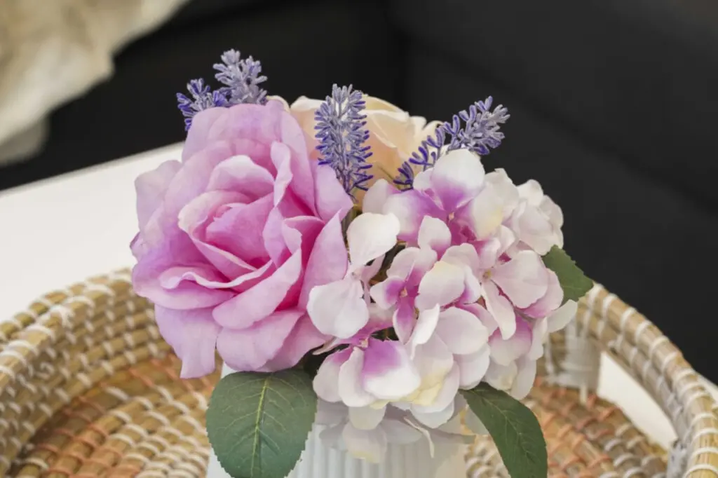 A delicate touch of color brightens the living space, creating a warm and welcoming atmosphere. Thoughtful details like this floral arrangement bring a sense of calm and modern comfort — the perfect complement to an elegant Vancouver stay.